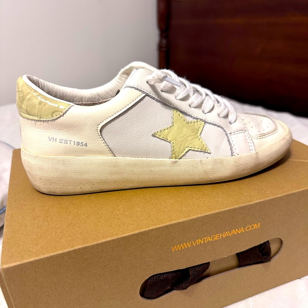 Vintage Havana Merima All White low cut sneakers